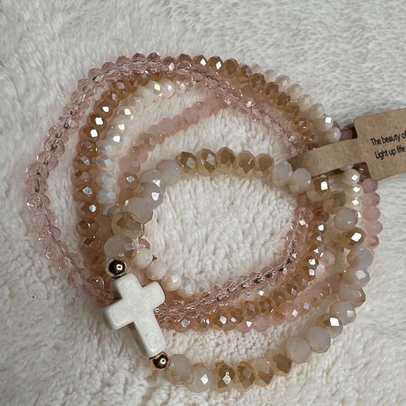 Beaded Bracelets Pretty Neutral Cream & Soft Pink Set of 5 w/a Cross Charm NWOT - Picture 12 of 12